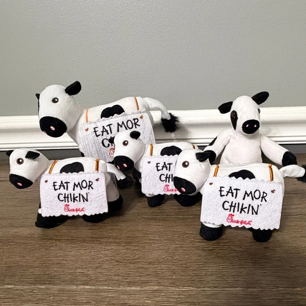 Chick-fil-A Eat Mor Chikin Cow Plush Lot of 5 Advertising Mascot Stuffed Animals